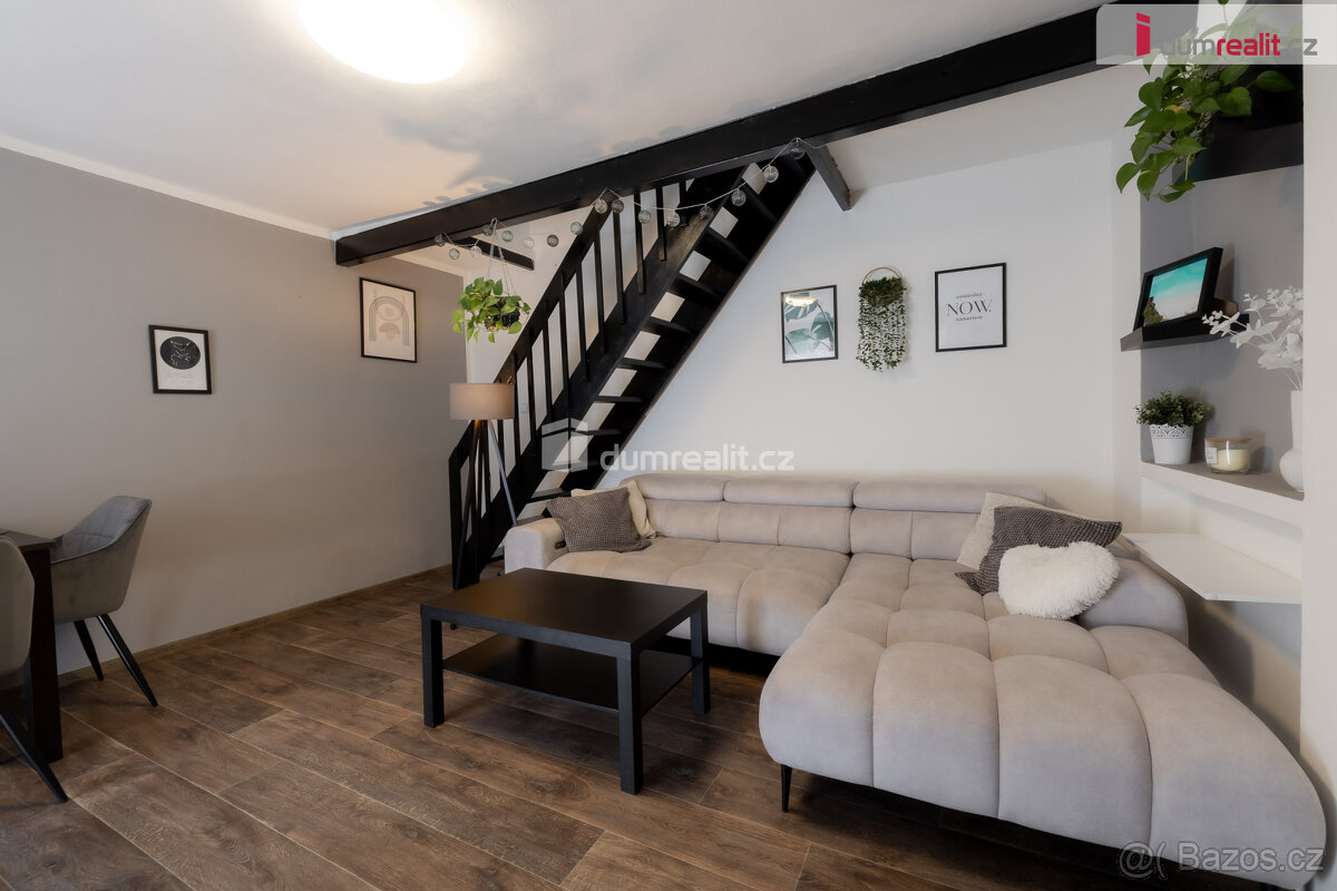 Prodej rodinného domu 280 m2, pozemek 2.444 m2 - Praha Nebuš - 8