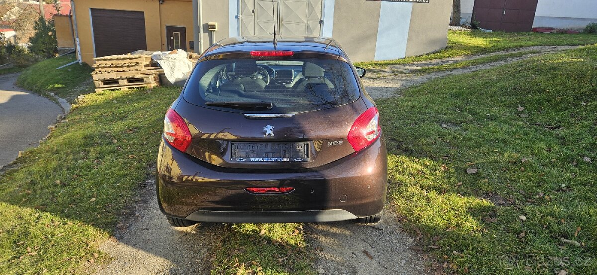 Peugeot 208 1.2 12v 60kw Allure PC KLIMA 6/2013 89900km - 8