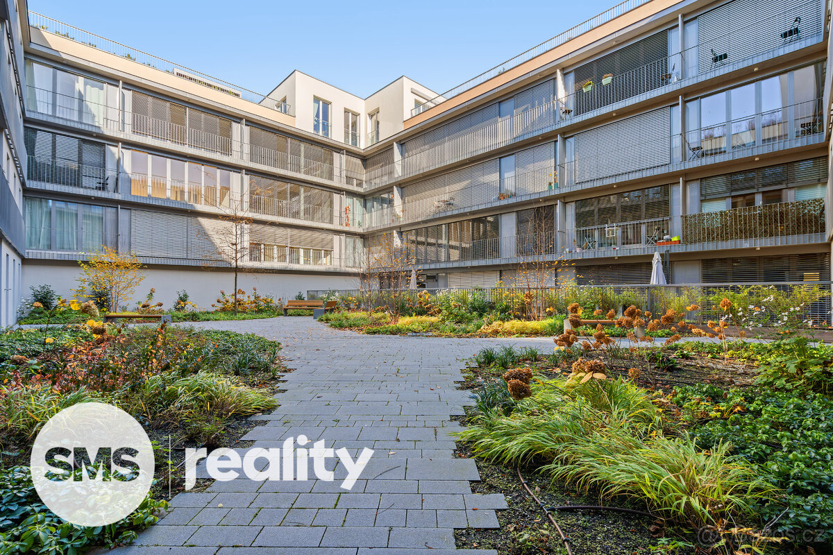 Pronájem moderního bytu 1+kk, 32 m² + balkon – Nové Lauby, O - 8