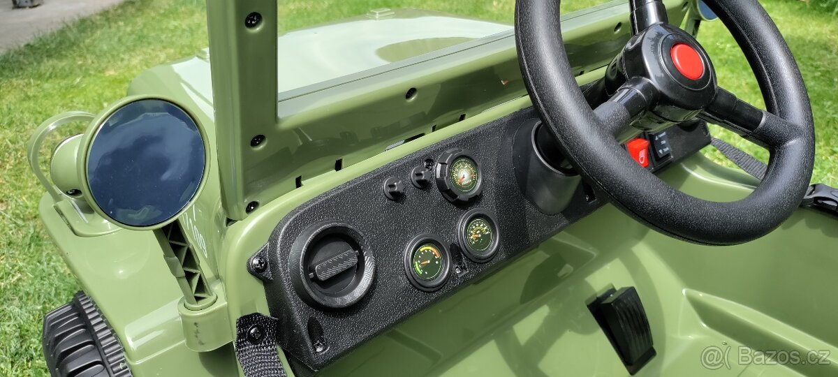 1místný elektrický Jeep Willys s 2.4G bluetooth DO, olivová - 8