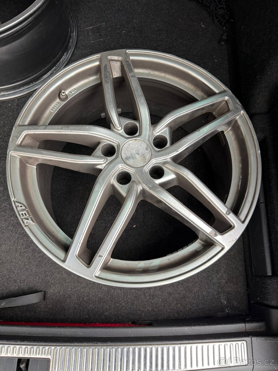 Kola Audi 5x112 R18 , střed 66.6 mm - 8