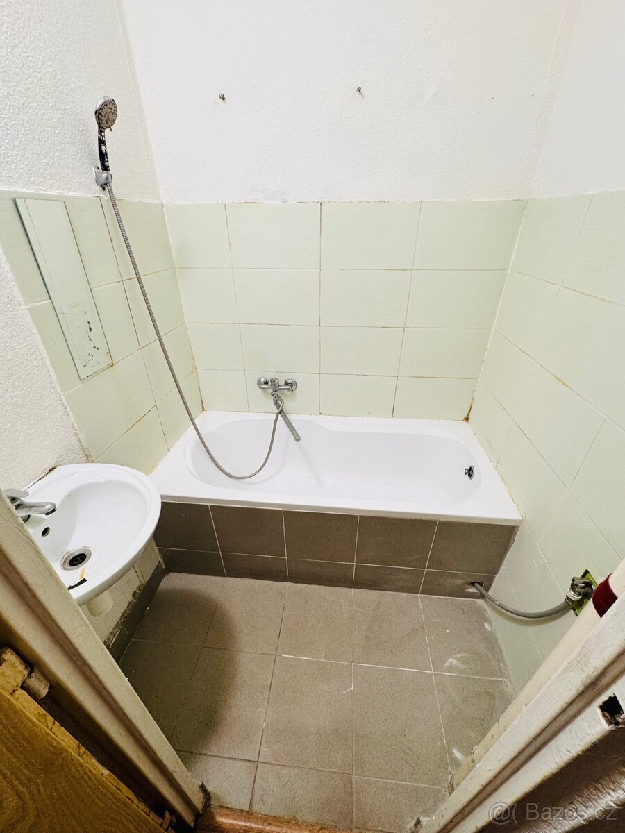 Nabízím pronájem bytu 2+1 Kadaň kompletně vybavený - 8