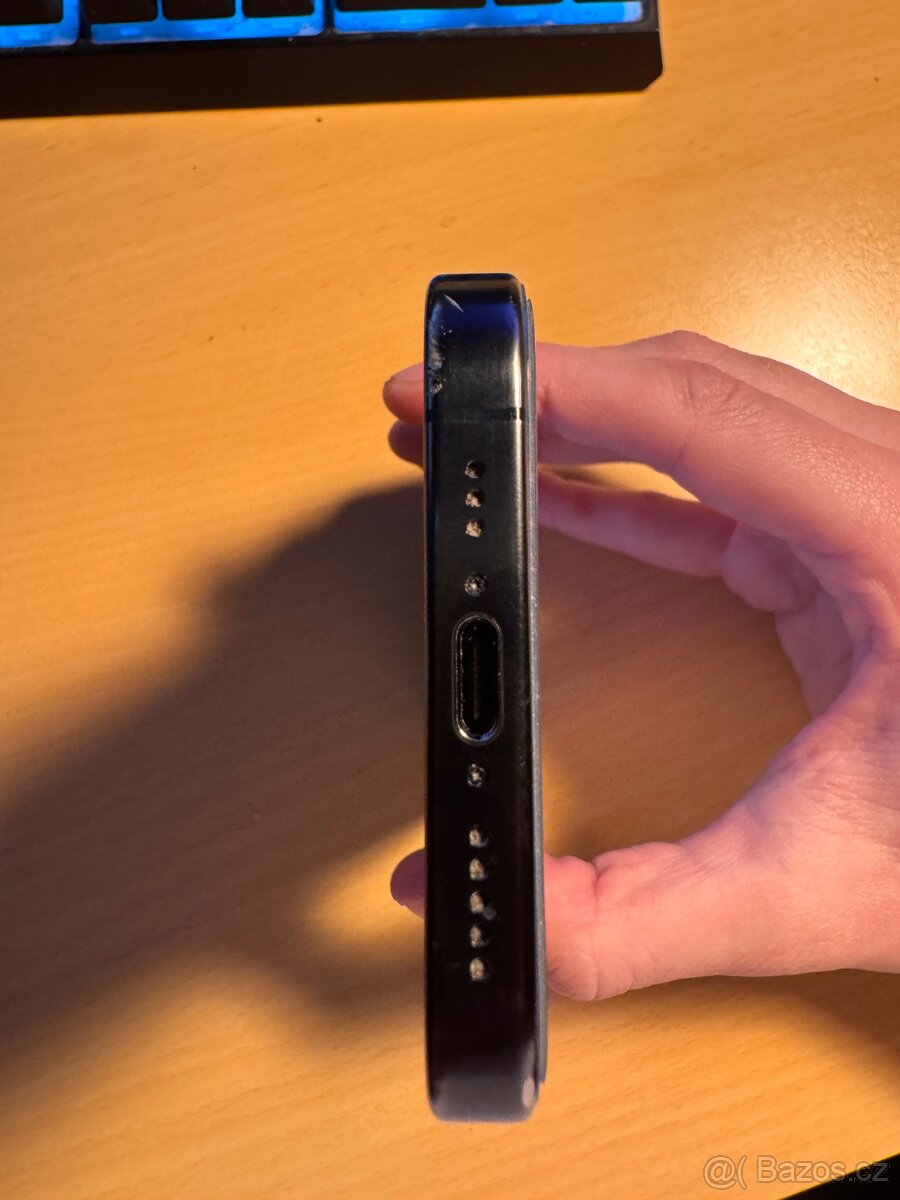 iPhone 15 Pro 128 GB - 8