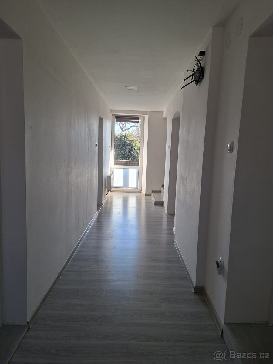 Prodáme dům se zahradou - 8