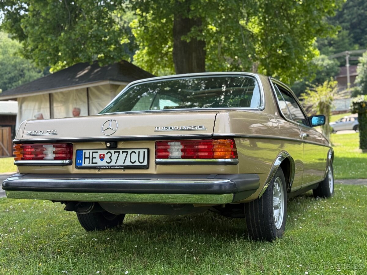 Mercedes w123 coupe 300cd - 8
