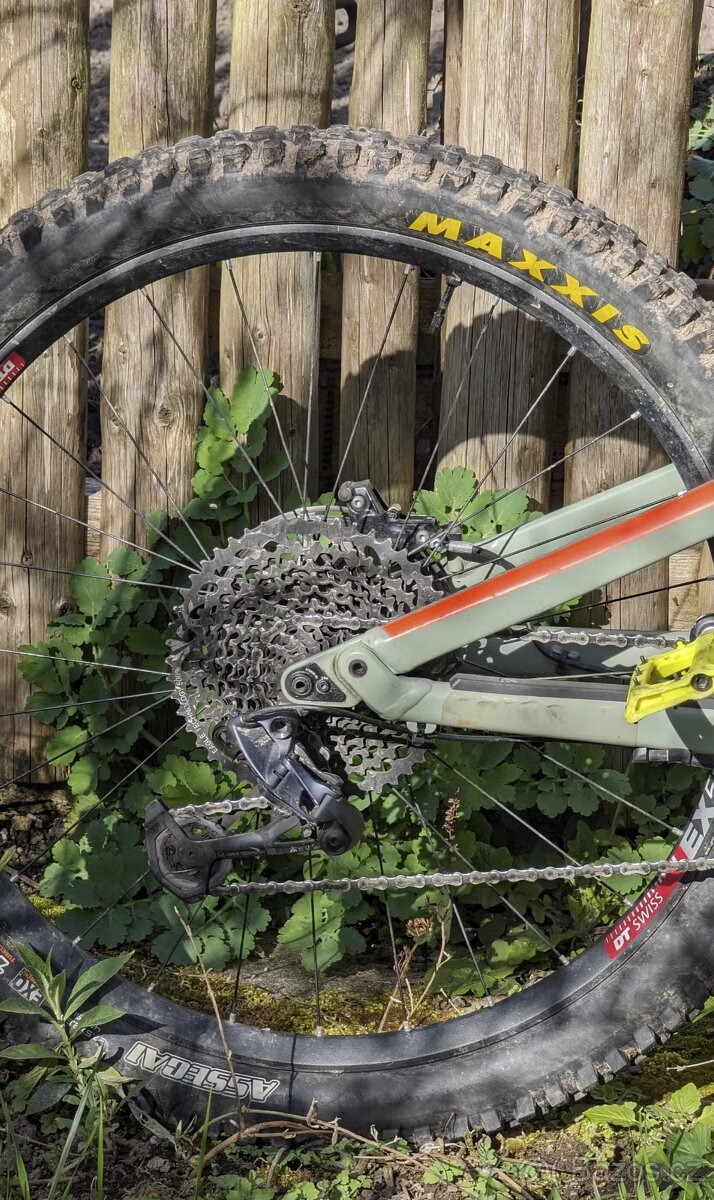 Canyon Spectral CF 8 XL LEVNĚ - 8