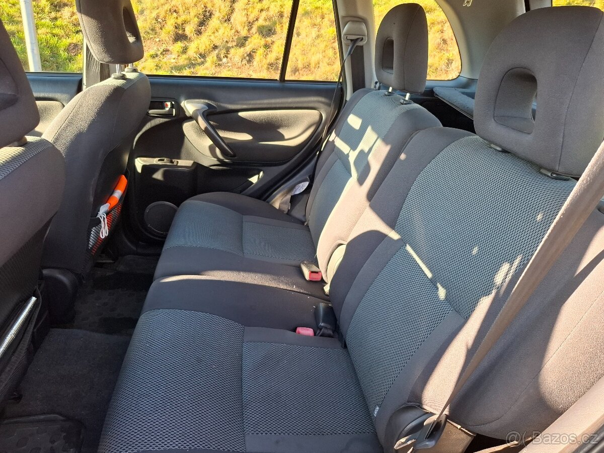 Toyota rav4 4x4 benzin 2,0,r.v.2004,110 KW - 8