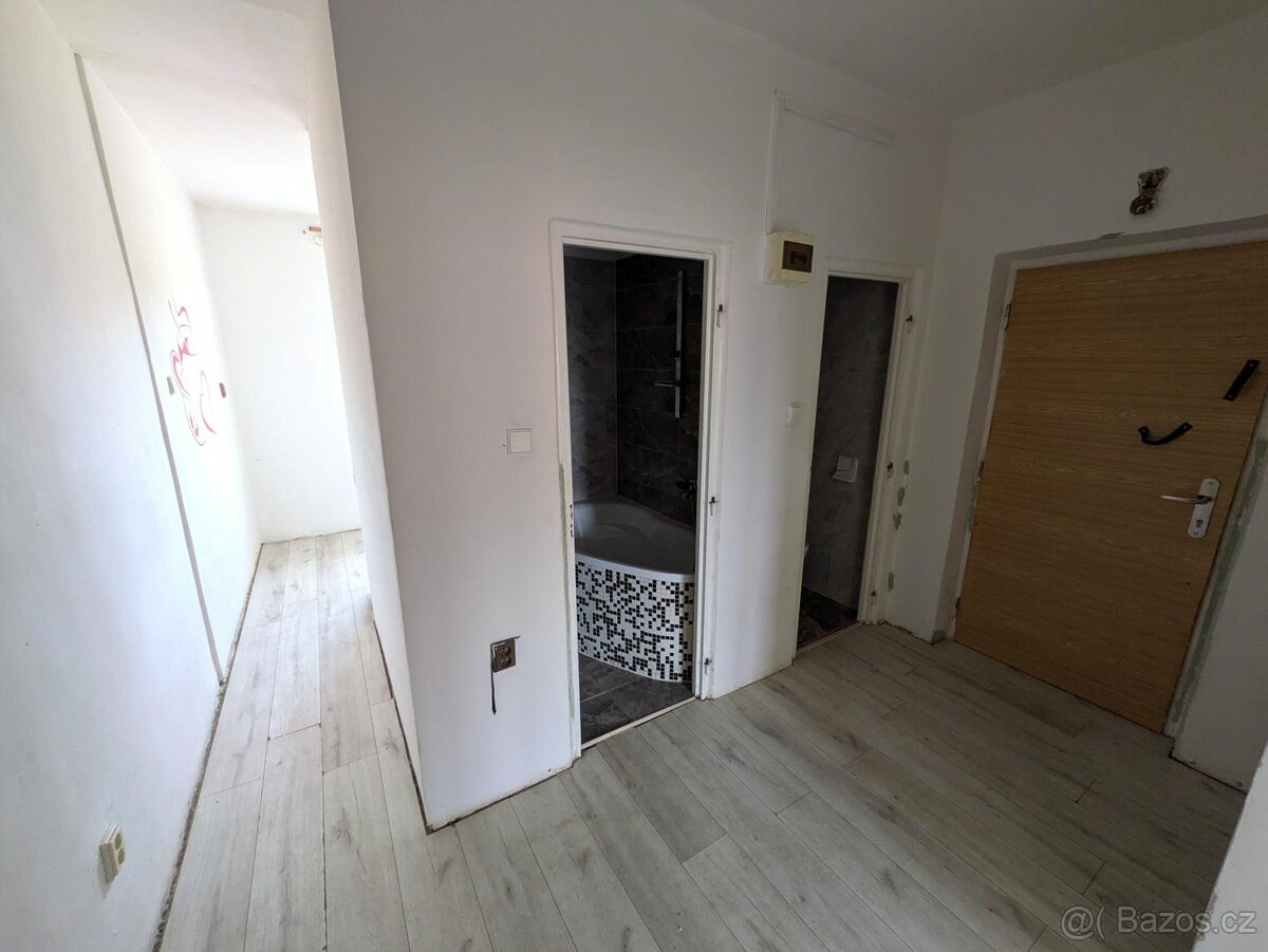 Prodej bytu 2+1 v ulici Zdeňka Fibicha 2688/74 v Mostě. - 8