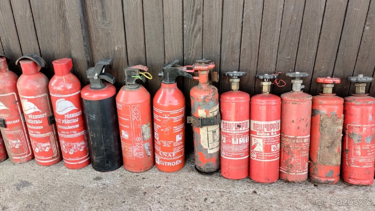 Prodám sbírku hasicích přístrojů - 8