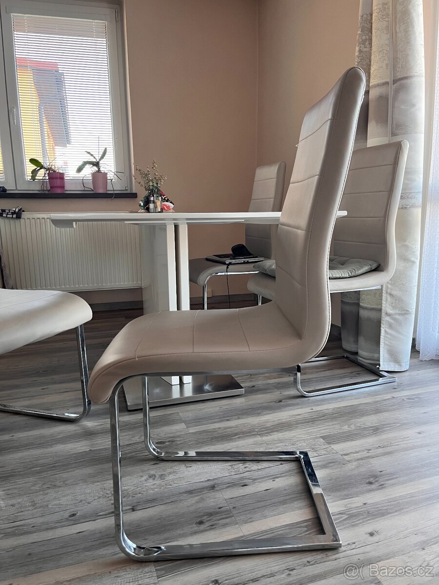 Prodám kuchyňský stůl + židle/křesla - 8