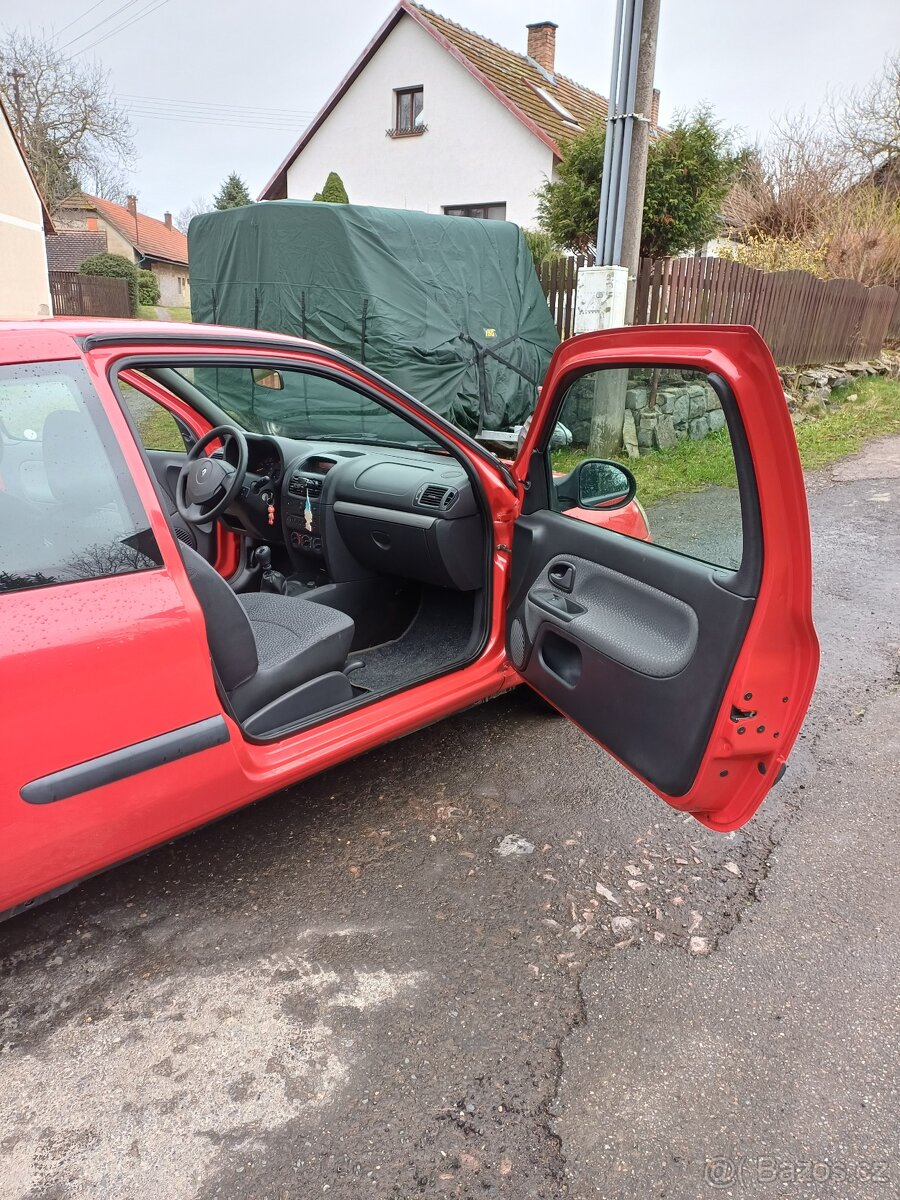 Renault Clio 1.2 - 8