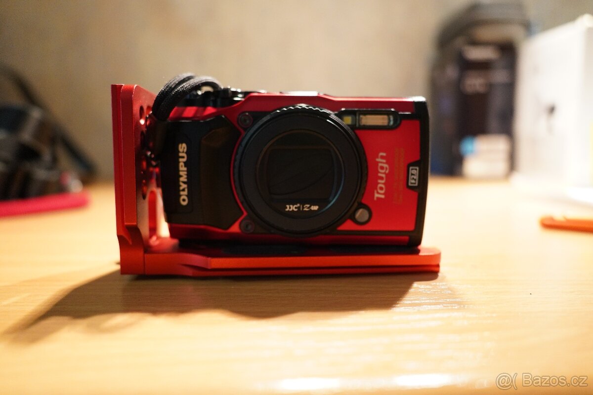 Olympus Tough TG-5 + bohaté příslušenství - 8