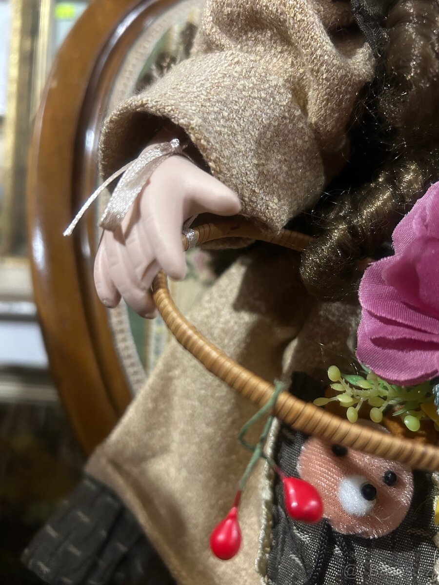 Porcelánová panenka - 8