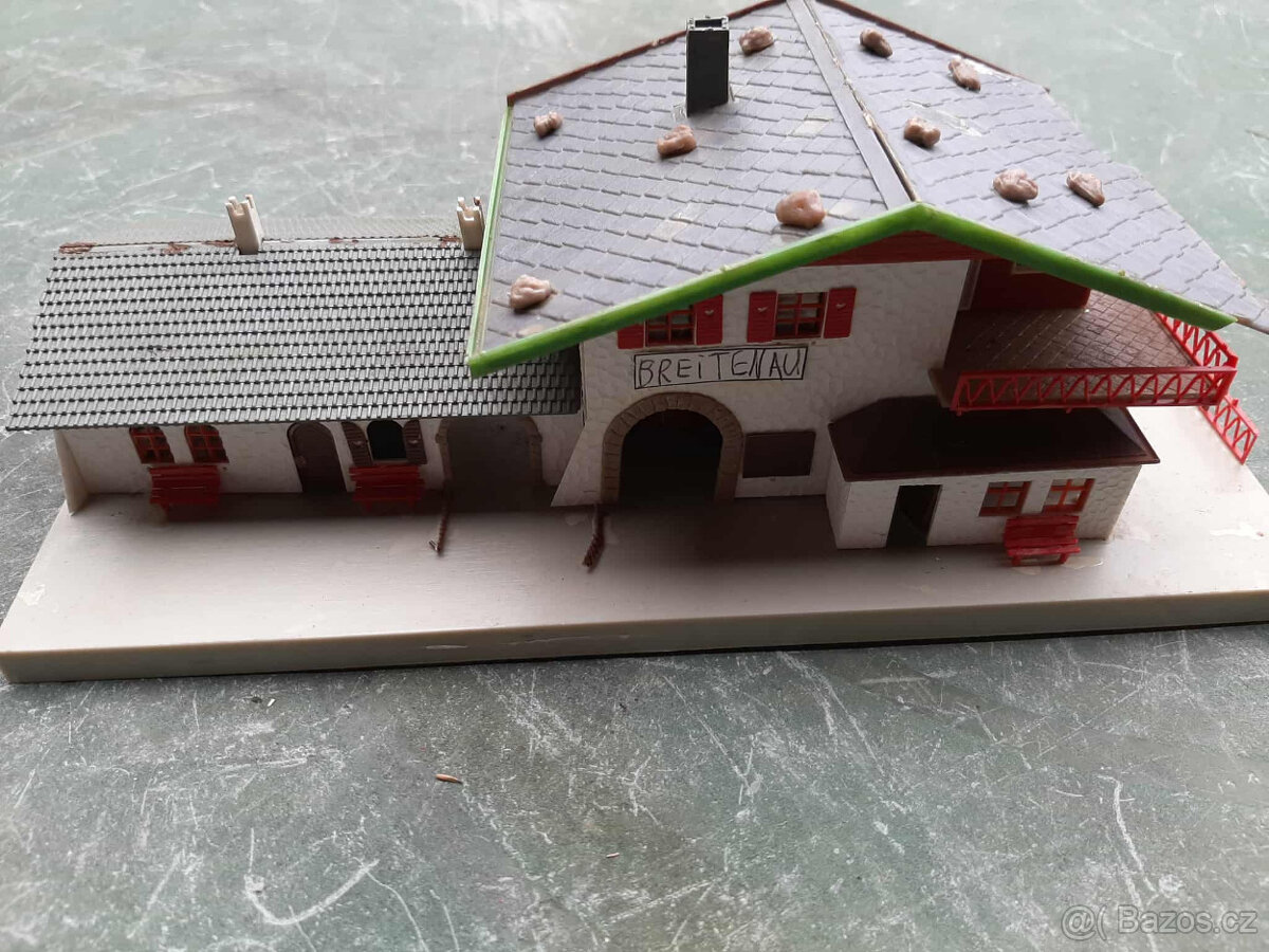 Vlačky domečky velikost N ,TT a H0 - 8