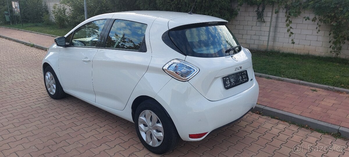 Renault Zoe plně elektrické auto 25 000km - 8