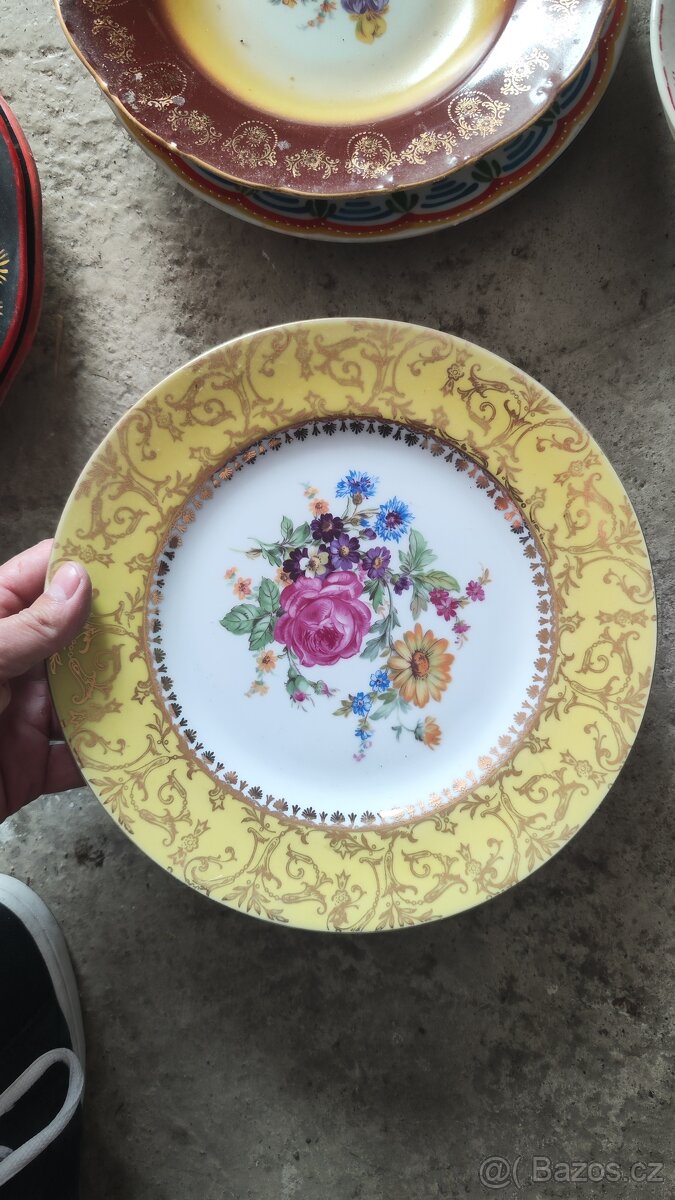 Prodám ozdobné chodské závěsné talíře na zeď. - 8