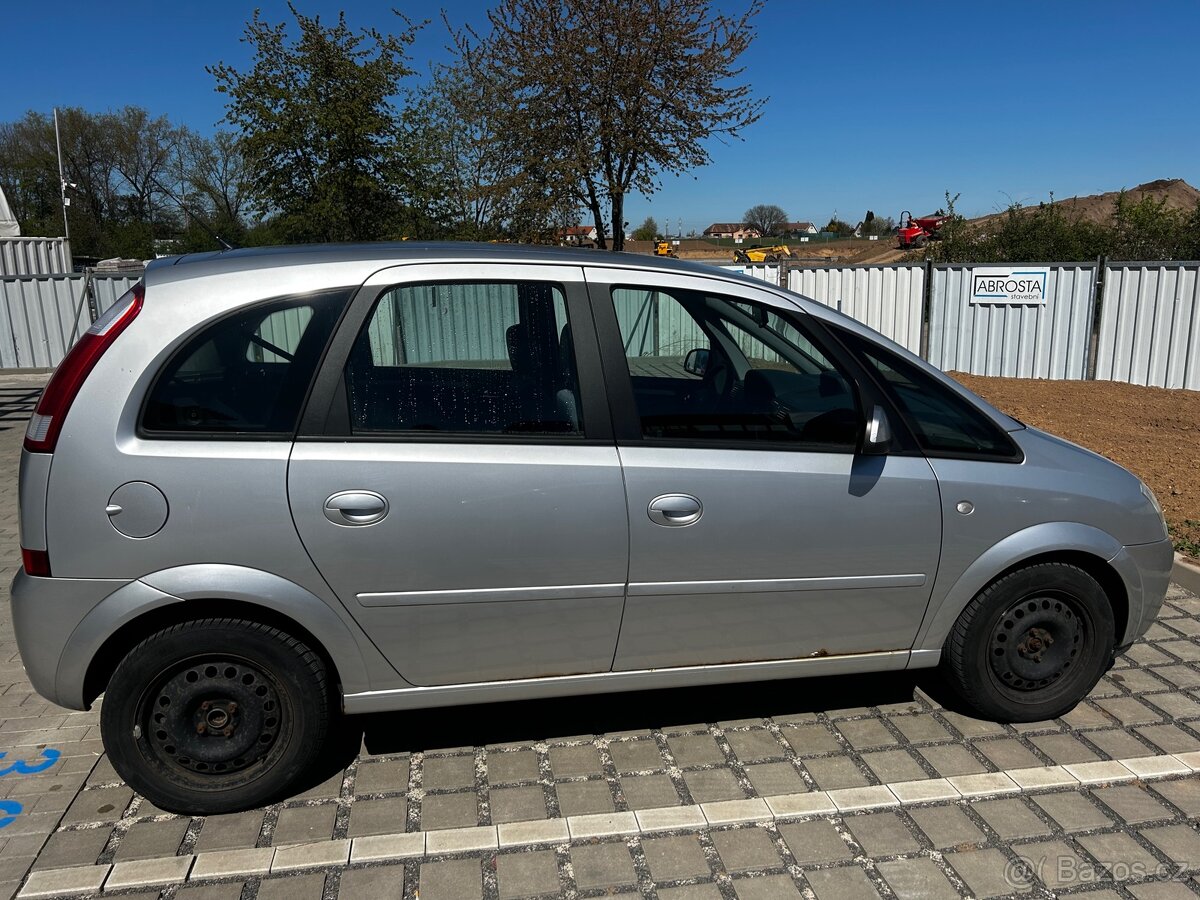 Opel Meriva 1.8 - 8