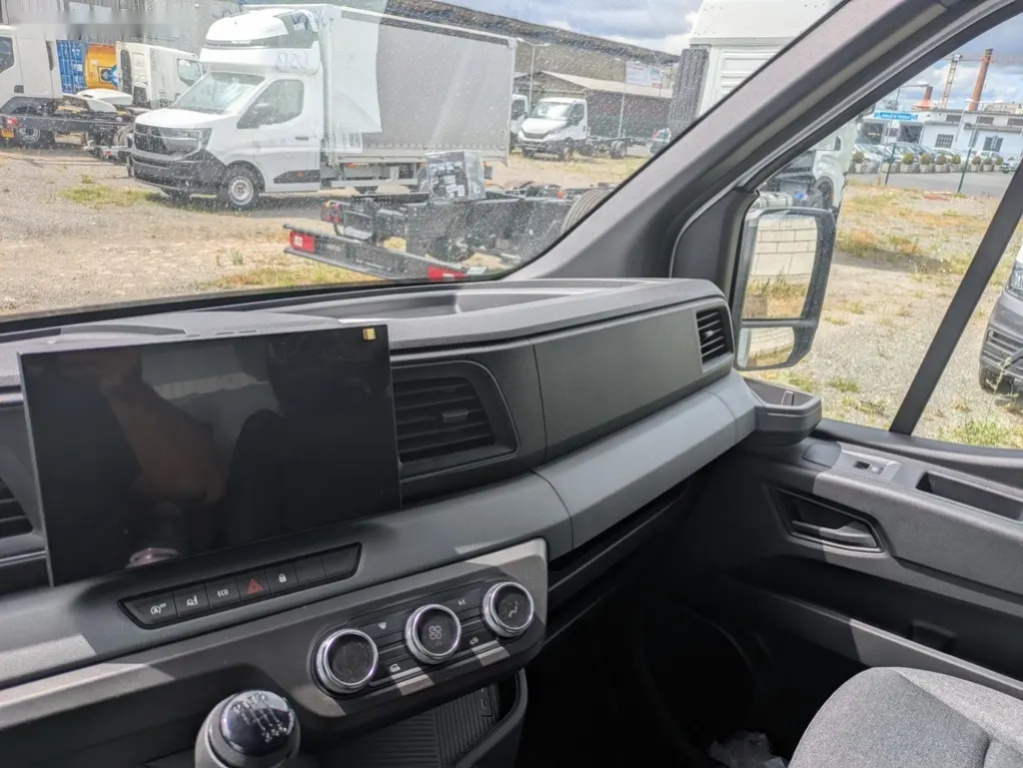 Renault Master, dCi 170 skříňová nástavba 8EP - 8