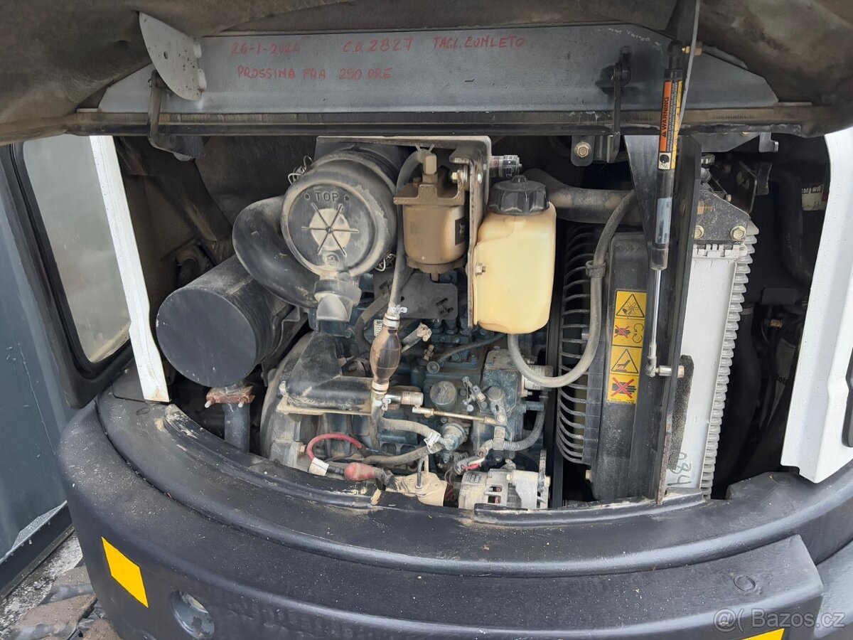 Pásové rypadlo / bagr / Bobcat E35 / hmotnost 3.4 t - 8