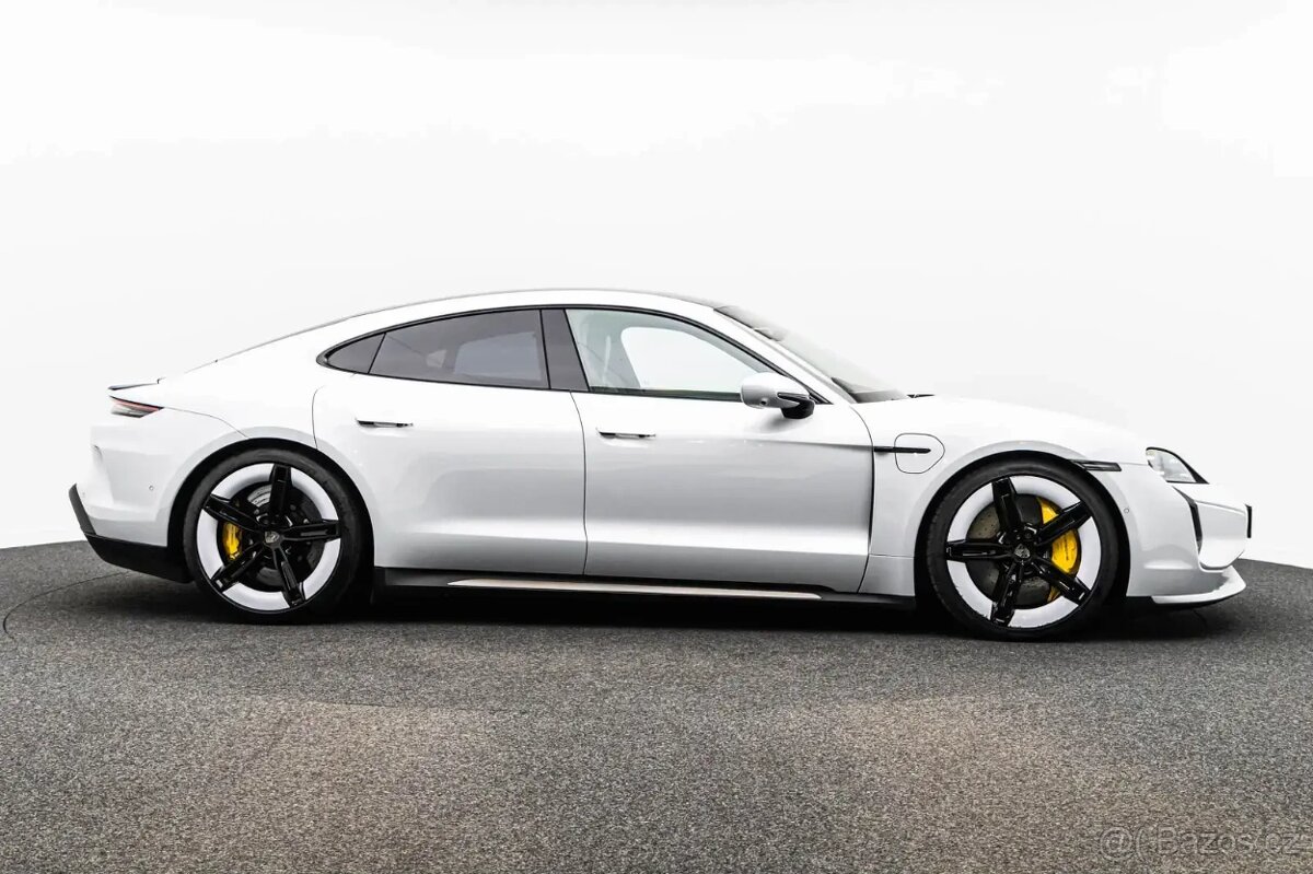 Porsche Taycan - 8
