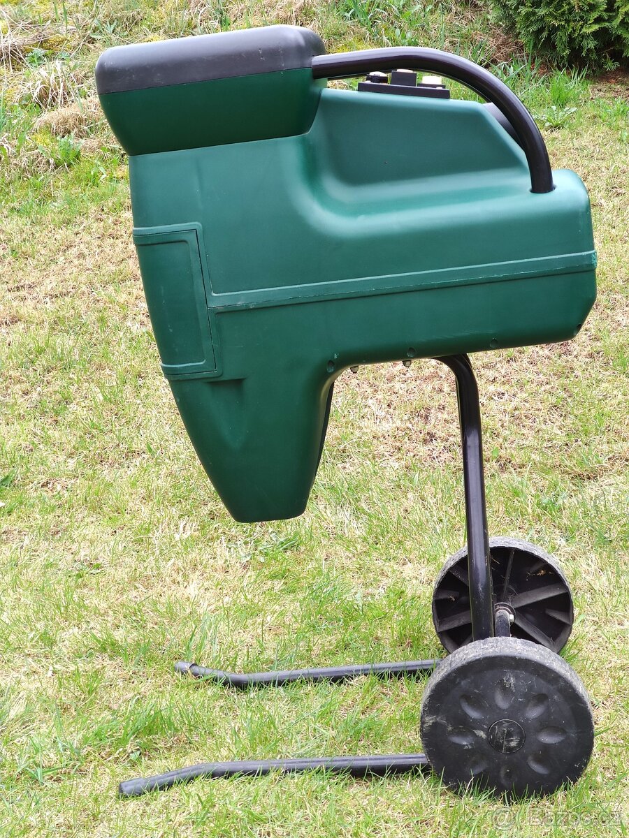 Elektrická BEZHLUKOVÁ řezačka drtič štěpkovač - 8