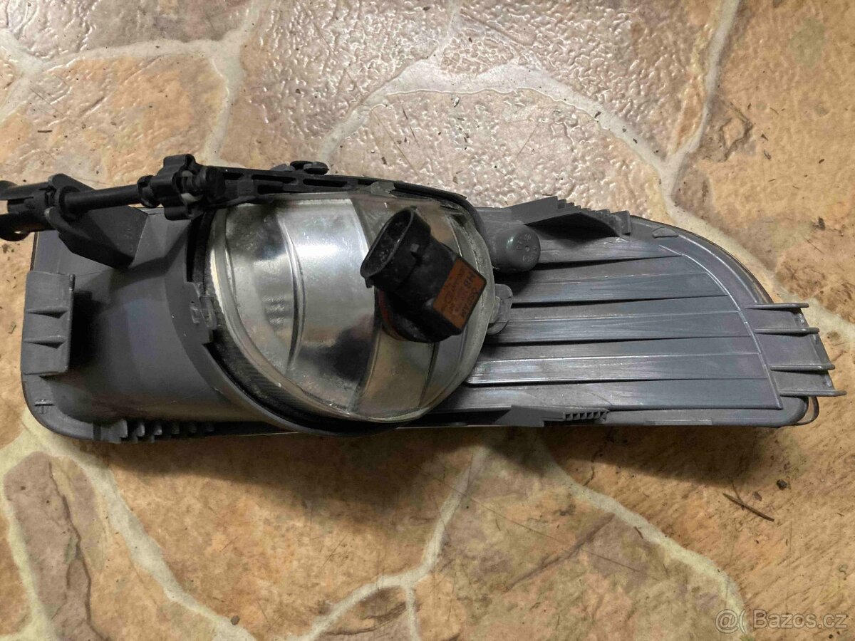 Pravá mlhovka Škoda Superb II originál - 8