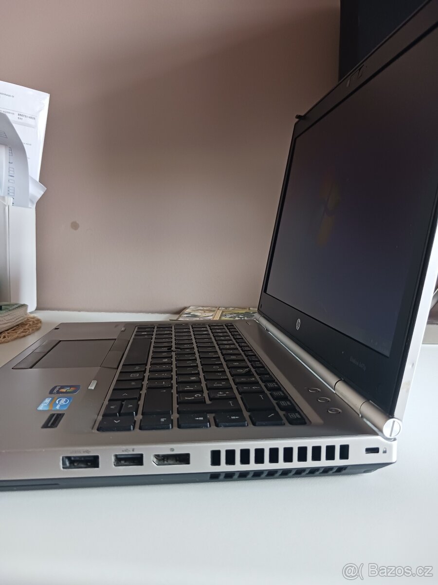 HP Elitebook - 8