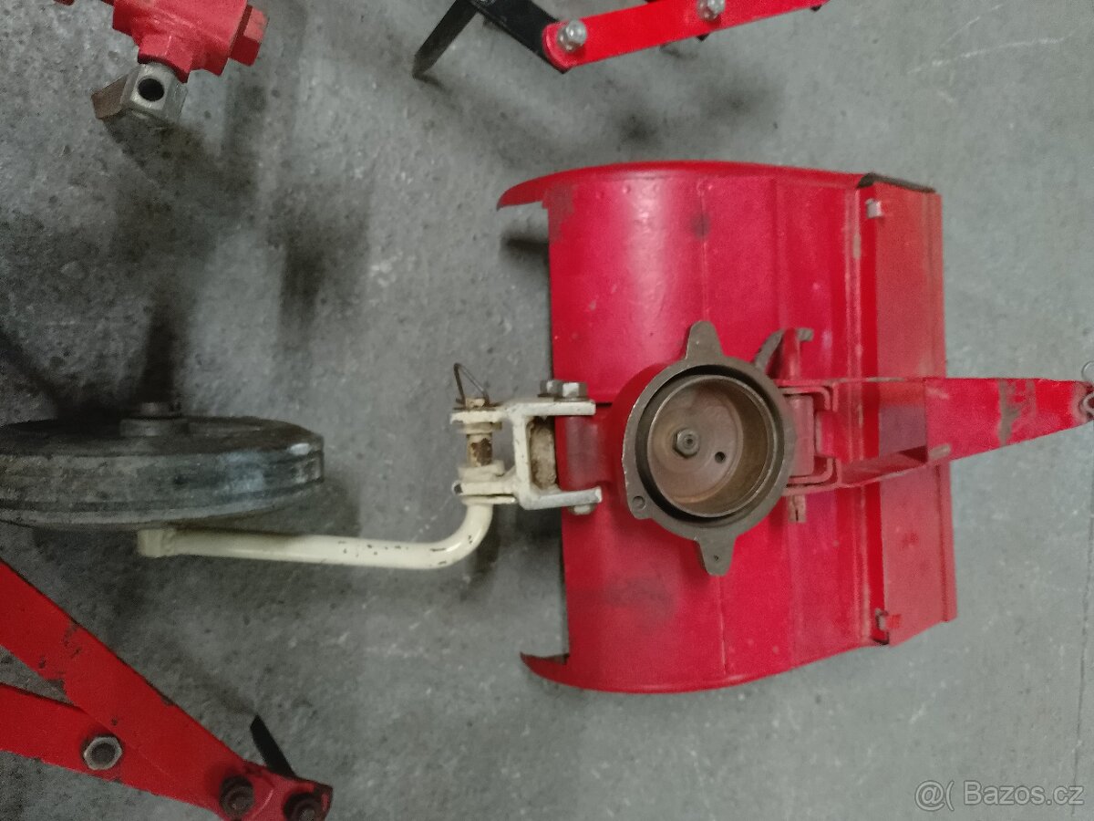 Vari příslušenství,kypřič, brány, závaží, plečka - 8