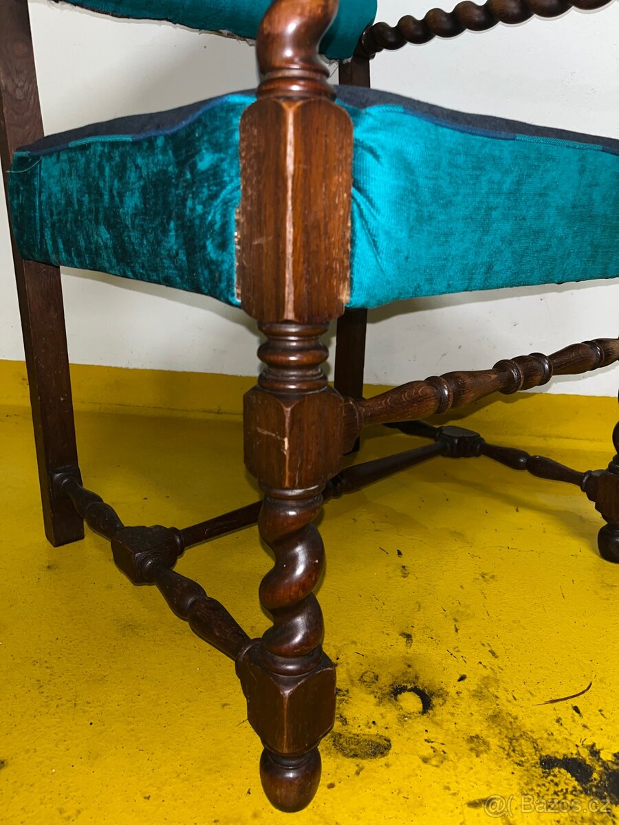 Přečalouněné starožitné křeslo - 8