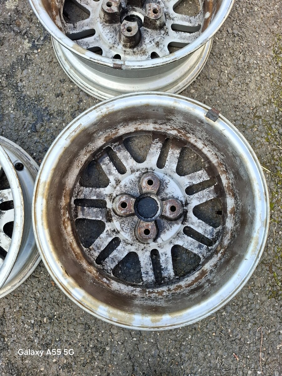 Kola Peugeot R15 - 8