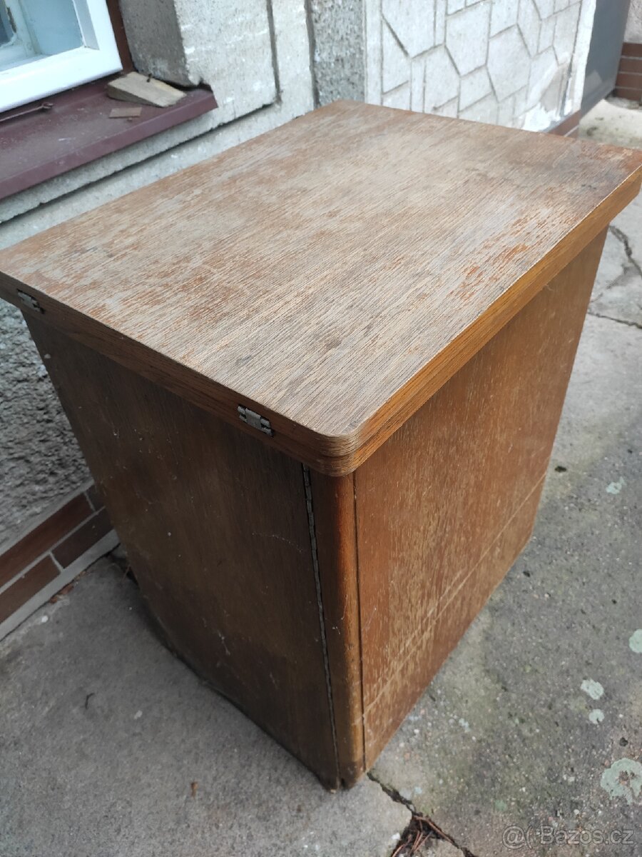 Minerva 126-3 skříňový šlapací šicí stroj - 8