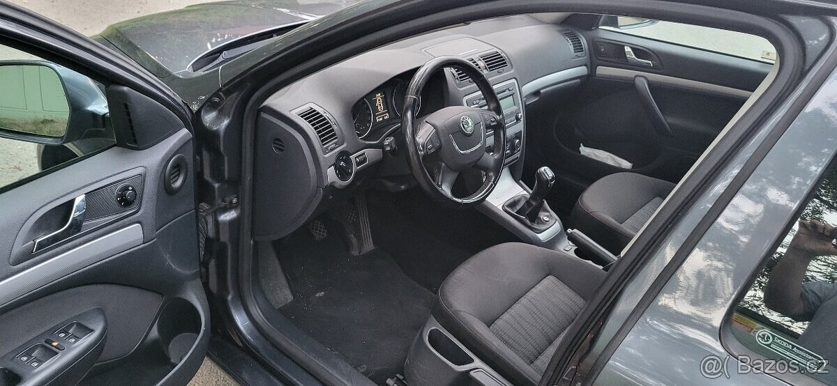 Škoda Octavia II 2.0 TDI CR 103 KW Elegance 2012 Webasto CZ - 8