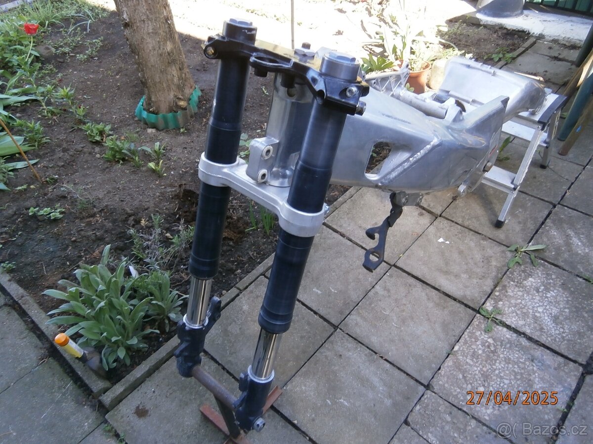 Rám Aprilia 125 RS - kompletní šasí. - 8