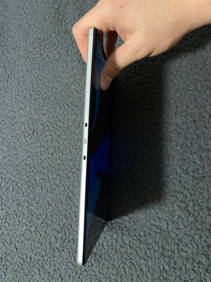 Prodám tablet Lenovo tab m10+ - 8