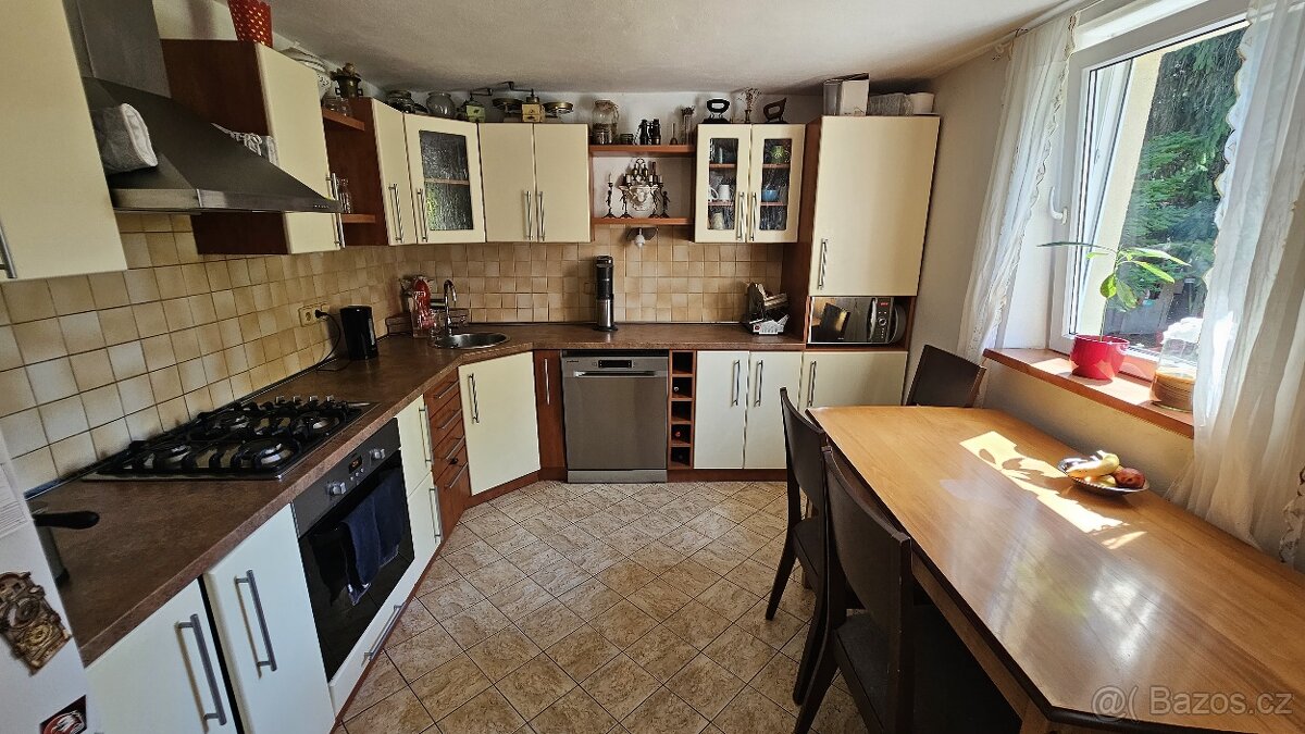 SLEVA RD 5+1 + 2kk na pozemku 1.230m2 Brno-venkov, dvojgaráž - 8