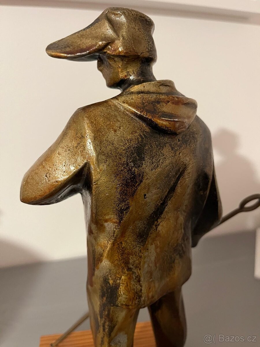 Starší elegantní soška FIGURA MUŽE V SAKU - 8