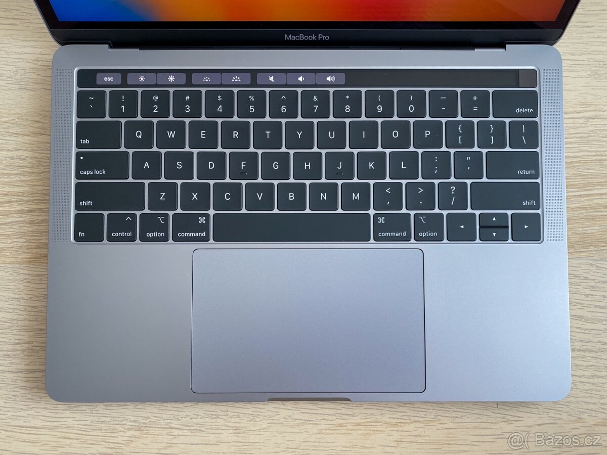 JAKO NOVÝ - MacBook Pro 13" (2019) SG - MAX KONFIGURACE - 8