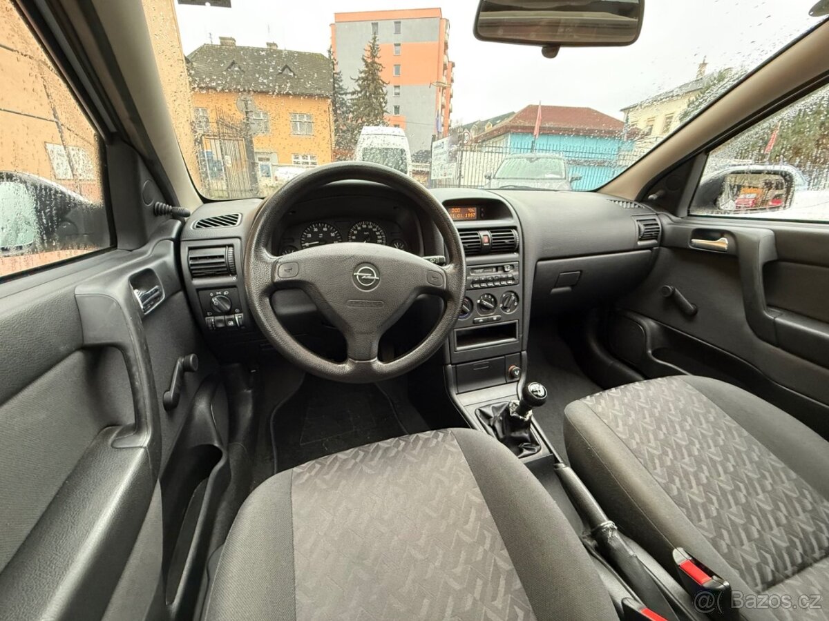 Opel Astra 1.2 - 8