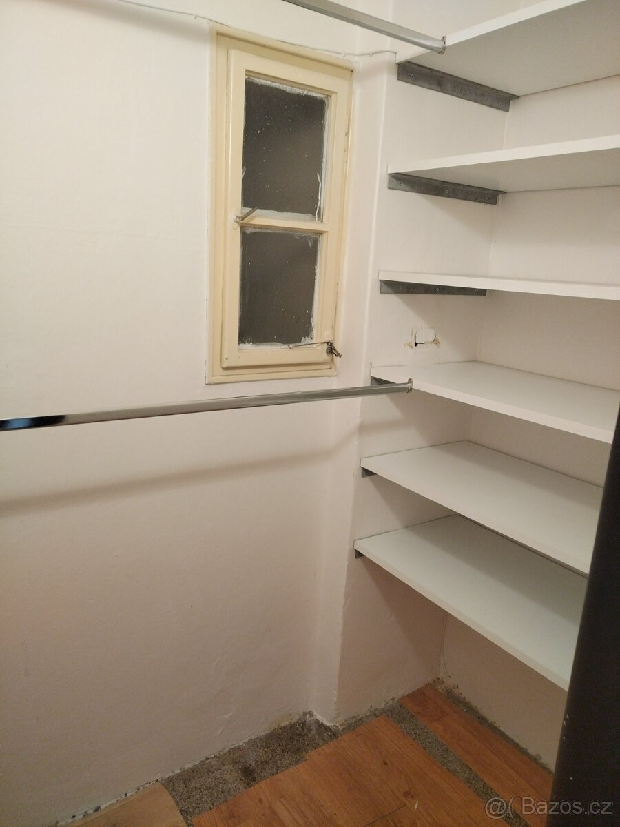 Pronájem bytu 2+1 v Pardubicích - centrum - ul. Sladkovského - 8