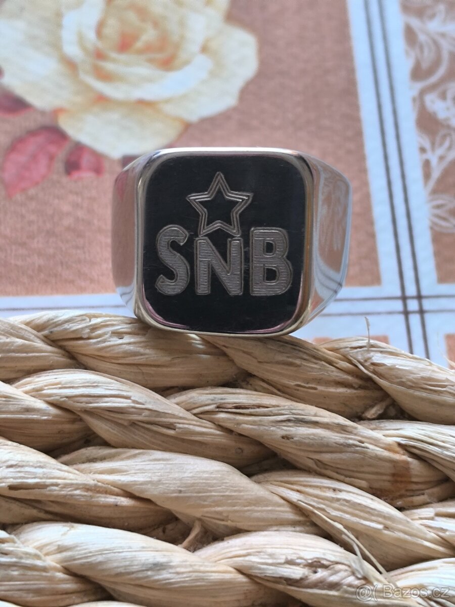 PRSTEN SNB VE STŘÍBRNÉ BARVĚ - 8