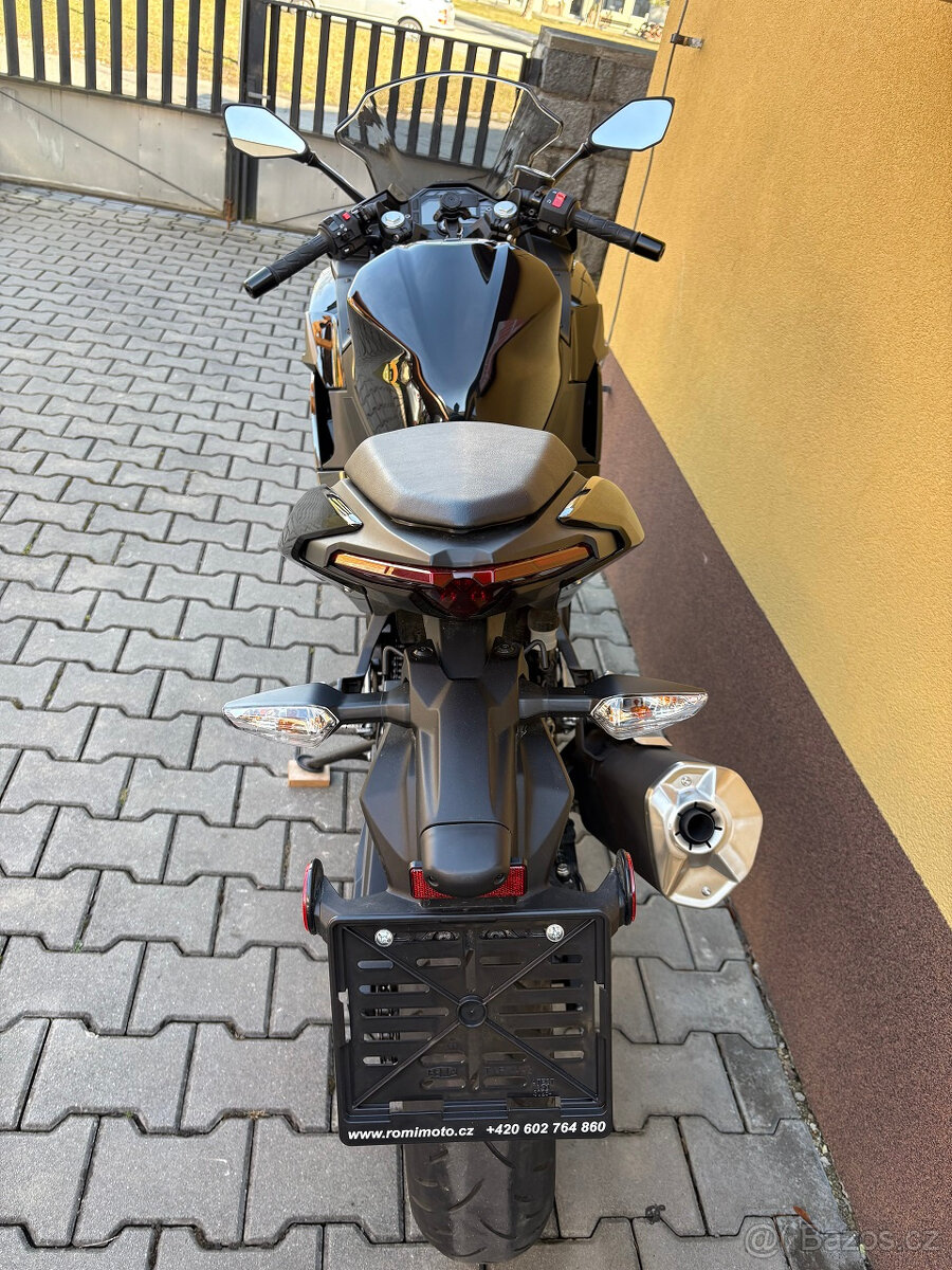 Kawasaki Ninja 500 - 8