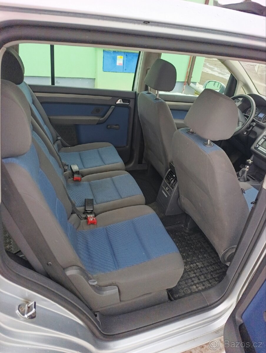 Volkswagen Touran - 8