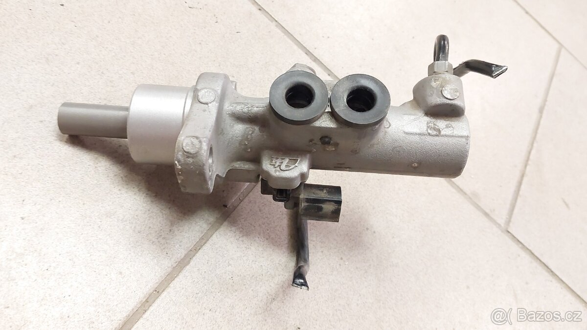 VW Transporter T5 – NÁDOBKY, HADICE, HLAVNÍ BRZDOVÝ VÁLEC - 8