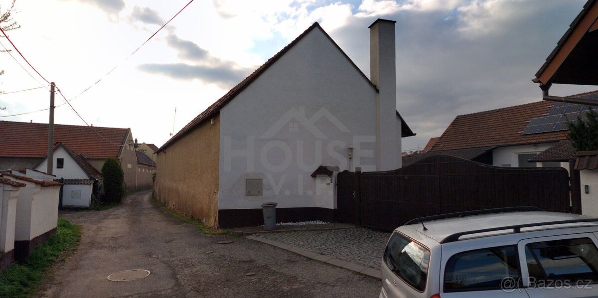 Prodej rozsáhlé usedlosti, 203 m² na pozemku 1161, Hýskov, o - 8