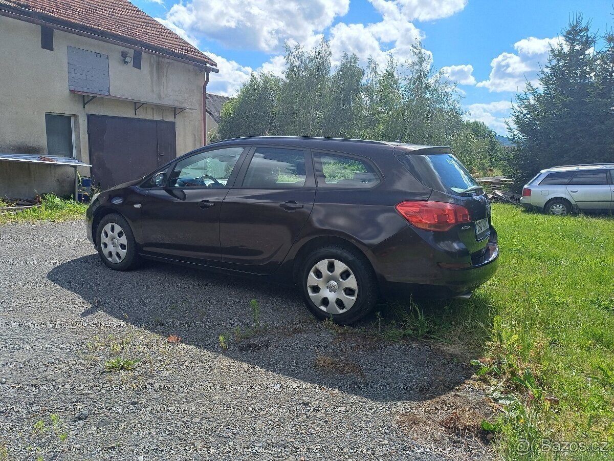 astra combi J 1,4 turbo - 8