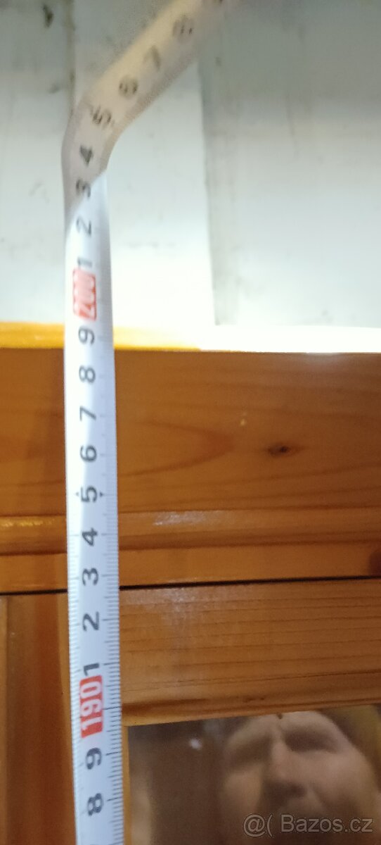 Rohová celodřevěná komoda s vitrínou - 8