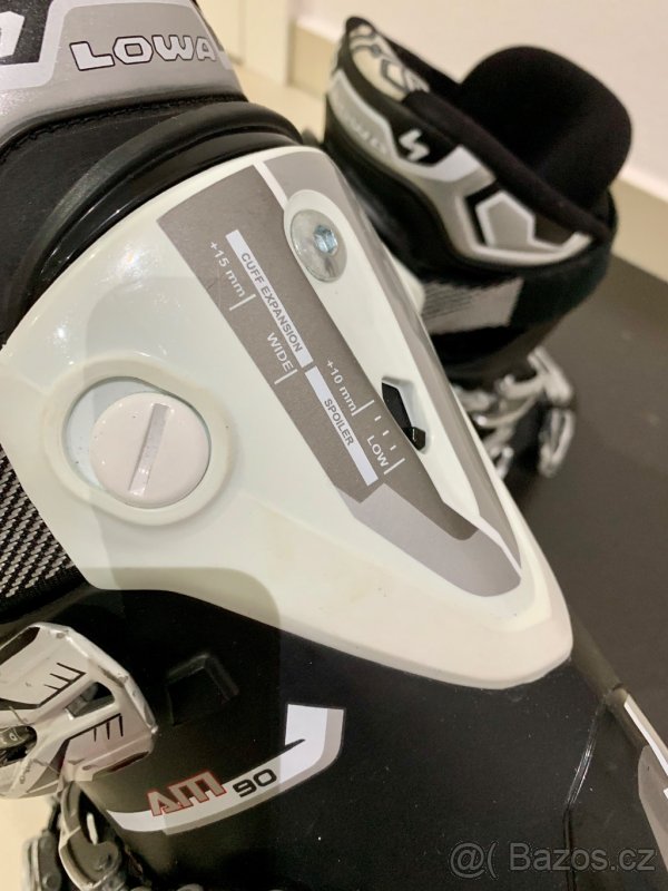 Lyžařský komplet ROSSIGNOL, lyžáky LOWA a hůlky BLIZZARD - 8