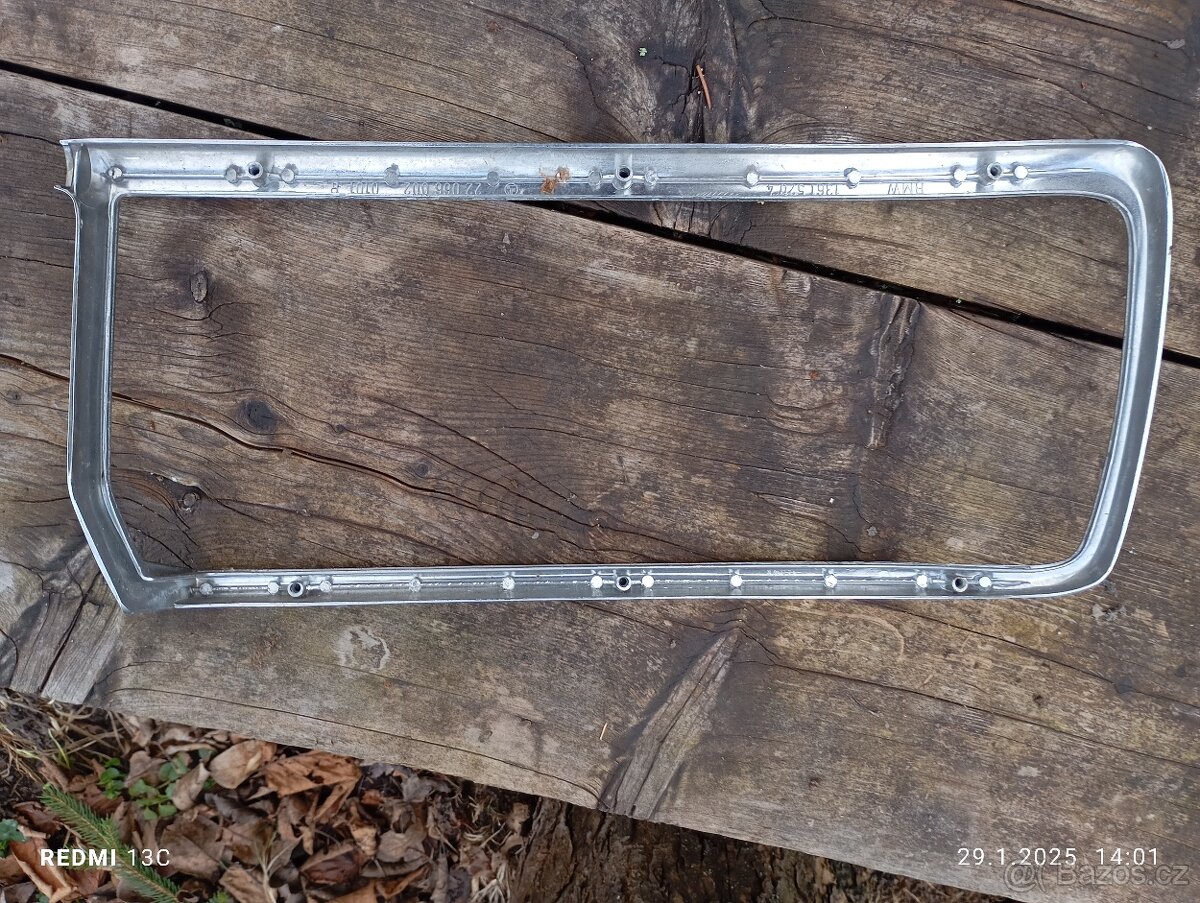Zadní světlo a chrom rámečky BMW E12. - 8