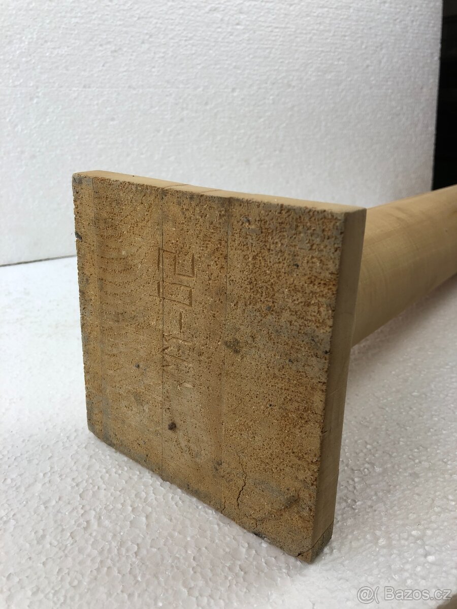 Vyřezávaný dřevěný stojan Antický sloup (NP004) - 8