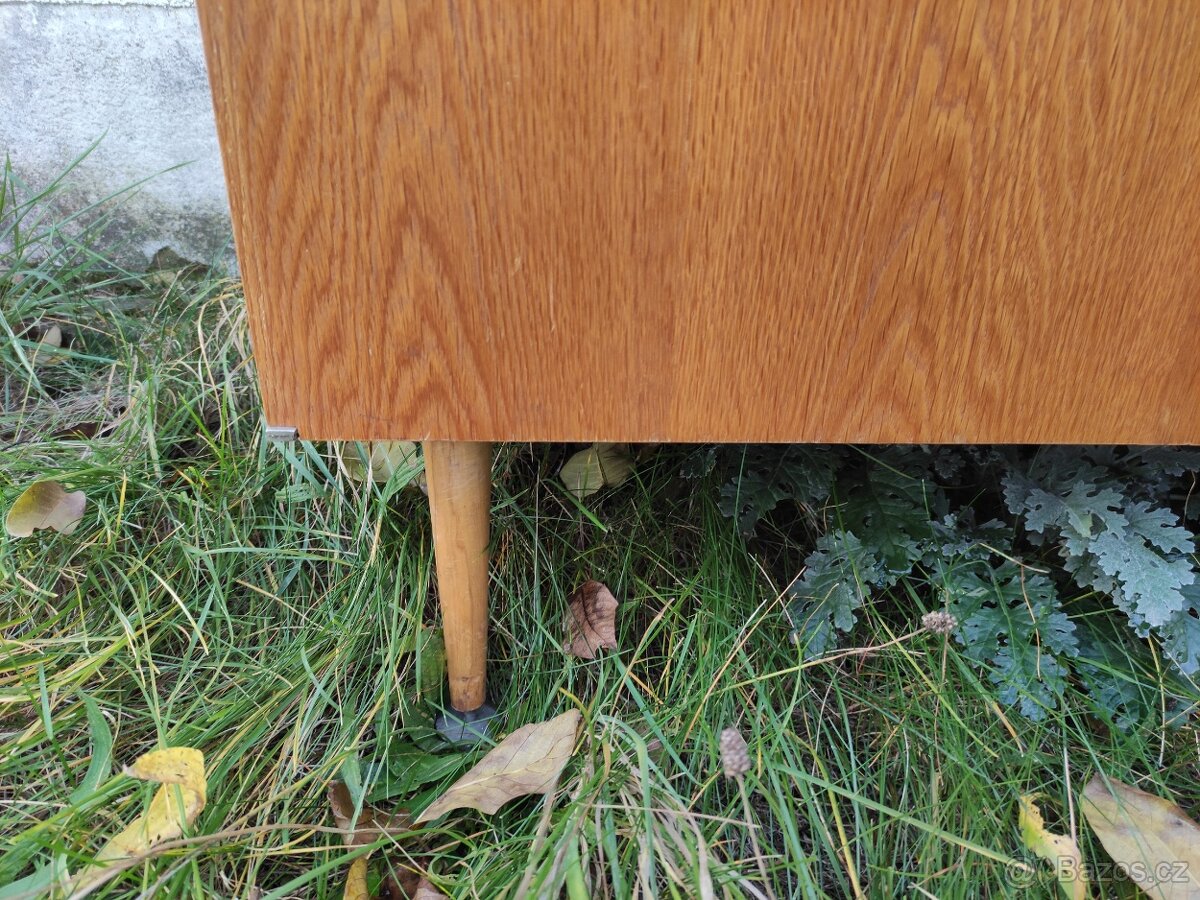 Retro komoda / skříňka UP Závody Rousínov - Brusel - 8